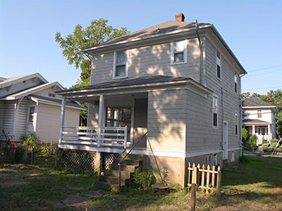 Before picture - 20+ ideas for addition for an American Foursquare house #foursquarehouse #americanfoursquare #craftsman